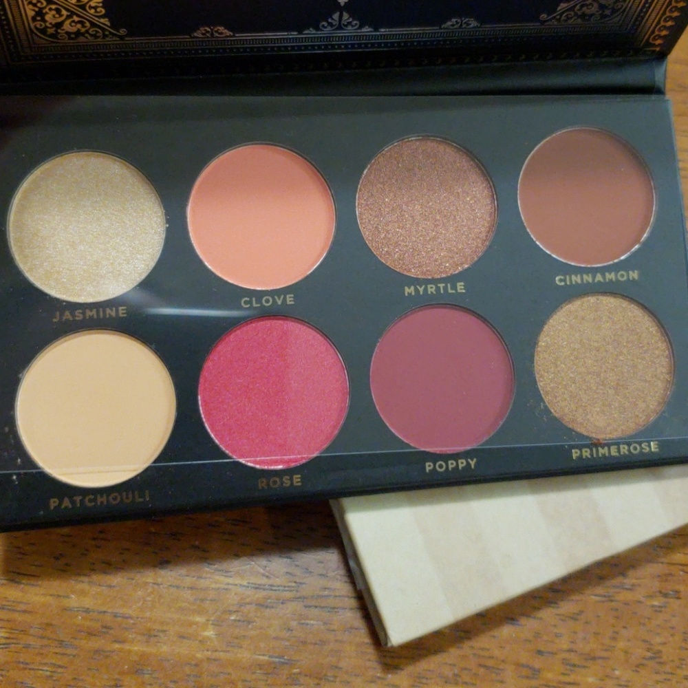 Makeup bundle - Picture 3 of 5